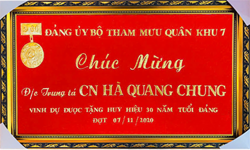 Khánh vàng chữ theo yêu cầu khách 36| khanhvangngocmy.com